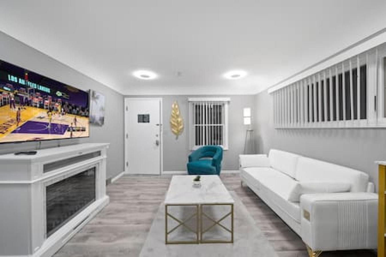 Urban Elegance Retreat In Downtown Рочестер Экстерьер фото