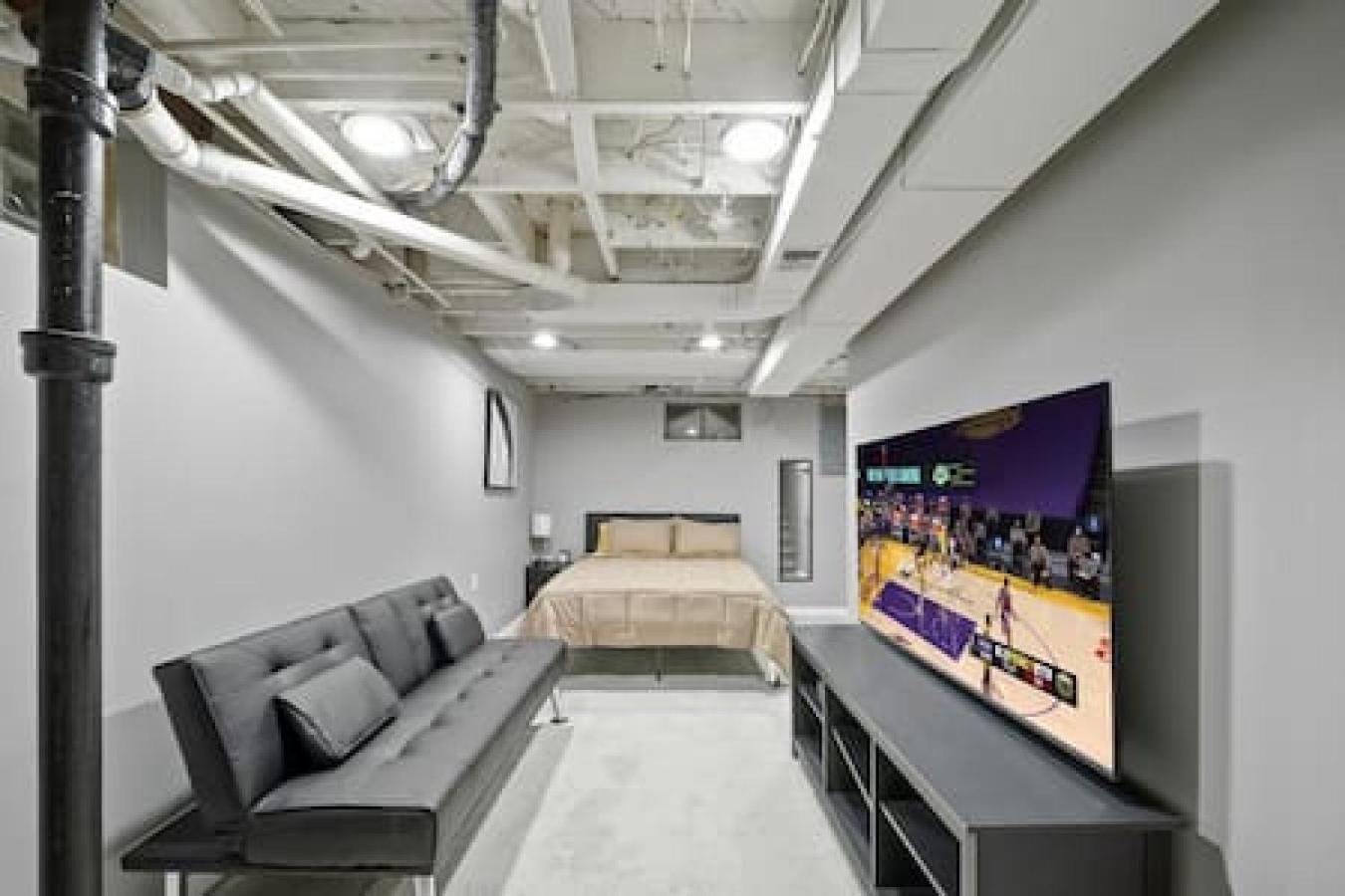 Urban Elegance Retreat In Downtown Рочестер Экстерьер фото
