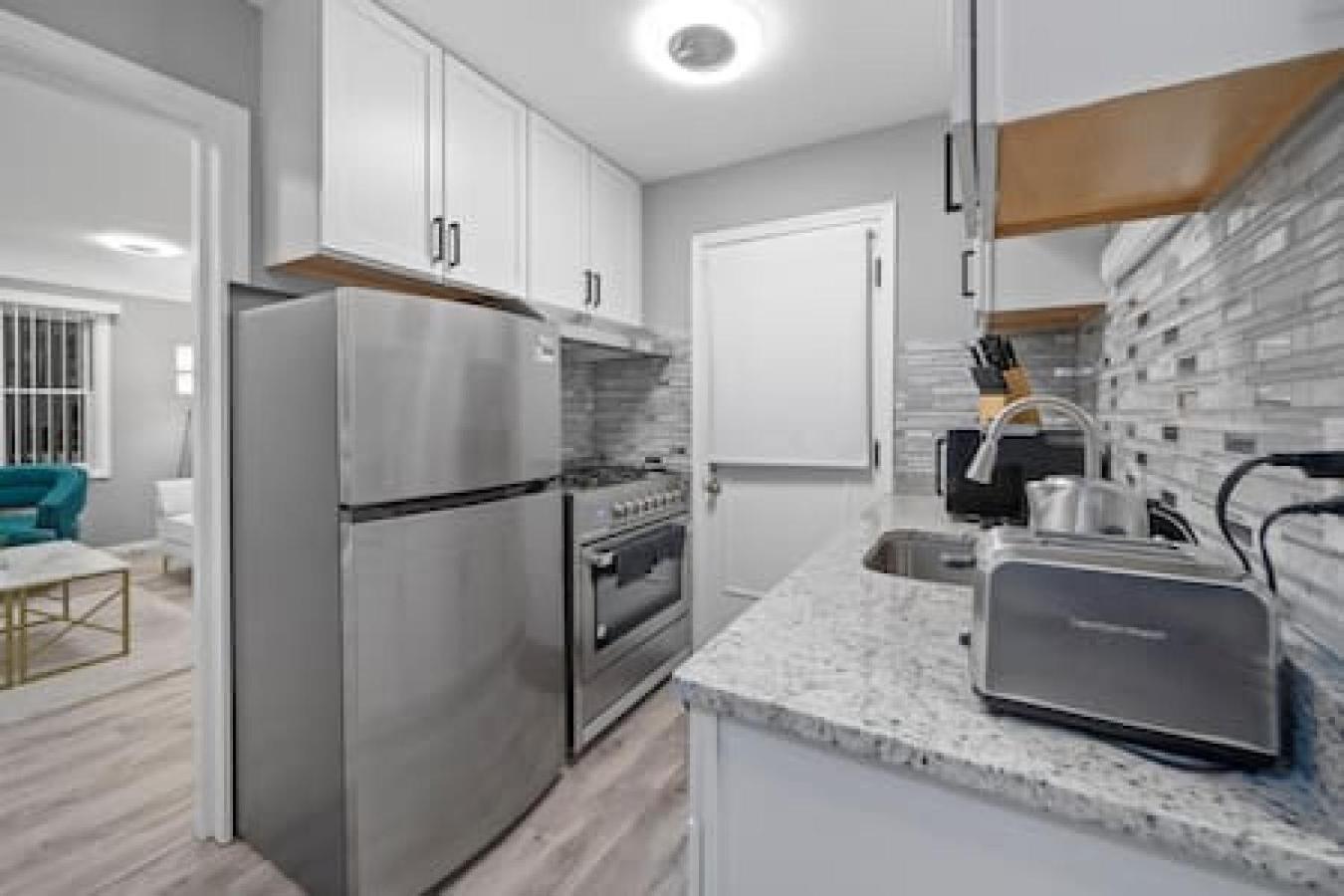 Urban Elegance Retreat In Downtown Рочестер Экстерьер фото